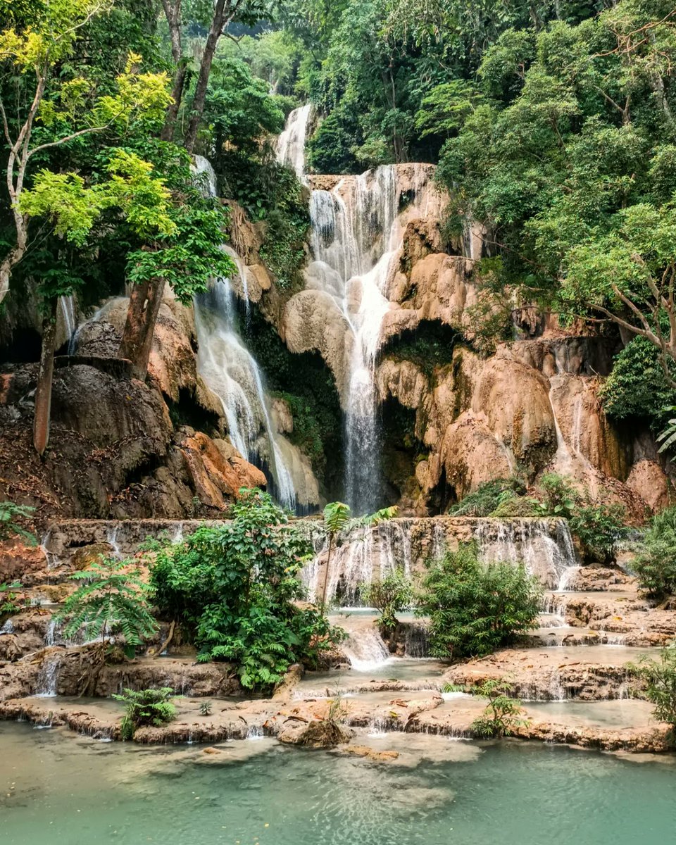 VagaBobTravel's tweet photo. Luang Prabang ~ idyllic blending of traditional Lao and colonial era architecture . . coalesced with nature on a peninsula at the confluence of the Mekong and Nam Khan rivers 🤩
.
#explore_discover_experience #wanderlust #travel 
📍#LuangPrabang #Laos https://t.co/Esx0OlOxZS