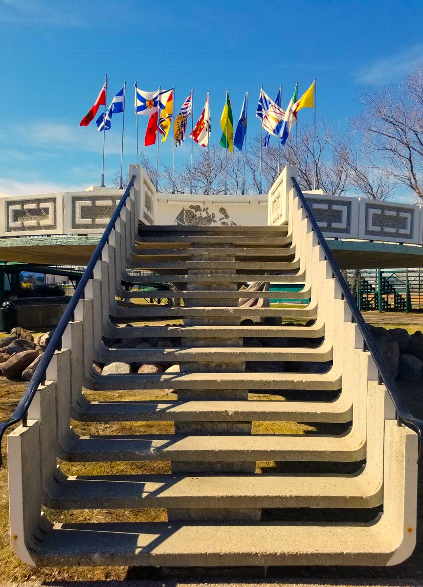 iheartedmonton's tweet photo. "ULTIMATE ALBERTA BUCKET LIST" ADVENTURE #61: SELFIE AT ST. PAUL'S UFO LANDING PAD...
4 down, 96 to go!! #AlbertaBucketList #Alberta
https://t.co/sndGLtALOm https://t.co/CBlqZAi1M2