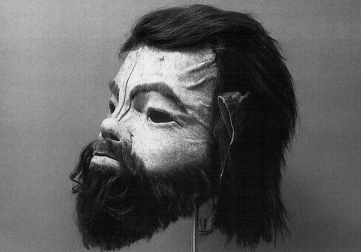 amayor's tweet photo. @rogueclassicist @ClassicalAssoc1 @RosieWyles @BloomsburyClass @TCDClassics @ClassicsUCD @MU_Classics @GalwayClassics @classicsforall @ClassicsNowFest @CLIC_ERC @irish_athens Satyr masks reconstructed from ancient Greek vase paintings of theatrical Satyr masks, photo Gerard Seiterle, Figs 6.3, 6.4 #FirstFossilHunters. 238 https://t.co/ABckCrn7i5