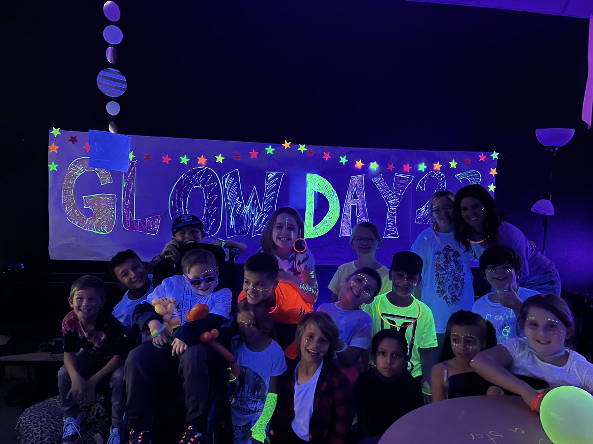 sherrillsteam's tweet photo. Glow Day review was a success! These kids are ready to GLOW and show what they KNOW! ❤️@VargasSTEAM @mambrinosteam https://t.co/16eIPyf9KY