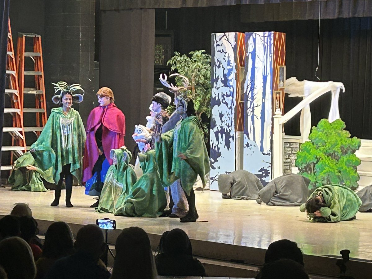 TonyMorseBPMS's tweet photo. An absolutely amazing performance of Frozen Jr. tonight by our @bpbroncos Drama Club in front of a packed house!  As always, so impressed by our Broncos!  All of this could not have been accomplished without the leadership of our director @msheldbpms   Bravo!!! https://t.co/FdPDN39ZQY