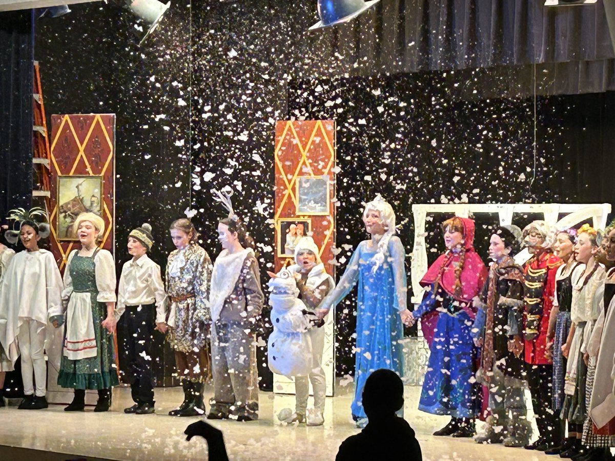 TonyMorseBPMS's tweet photo. An absolutely amazing performance of Frozen Jr. tonight by our @bpbroncos Drama Club in front of a packed house!  As always, so impressed by our Broncos!  All of this could not have been accomplished without the leadership of our director @msheldbpms   Bravo!!! https://t.co/FdPDN39ZQY
