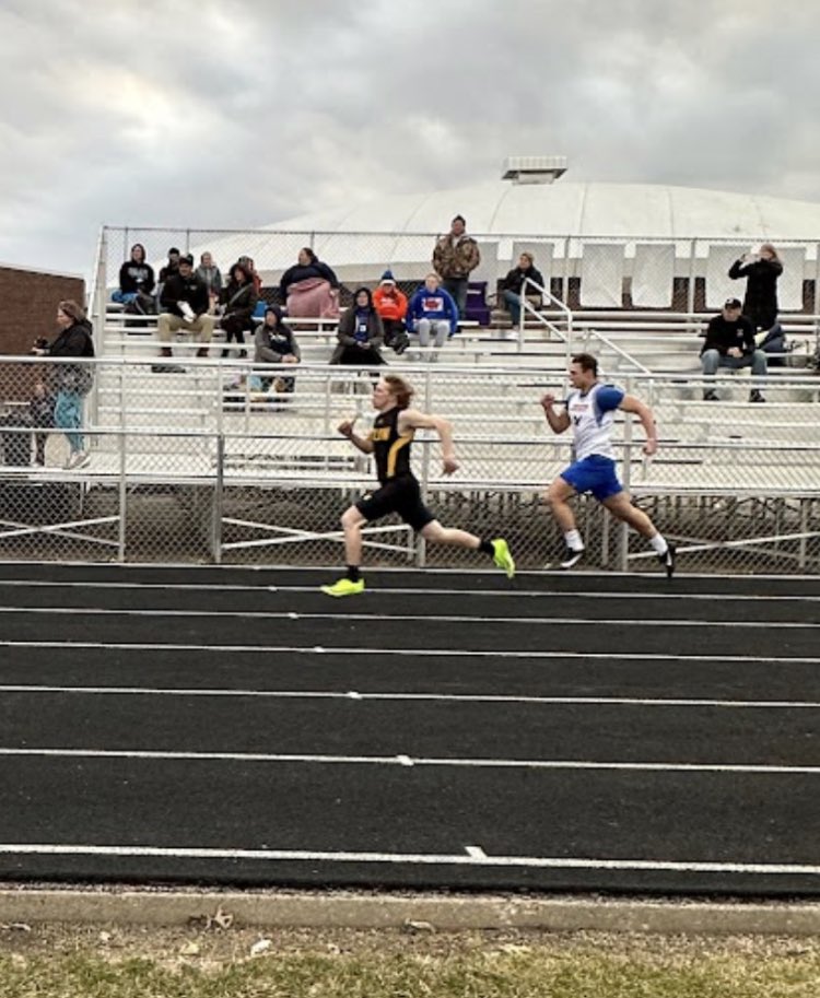 BCLUWBOYSTRACK's tweet photo. 🚨🚨ATHLETE SPOTLIGHT🚨🚨

Walker Ashton
Senior
Favorite Event: Distance Medley
Goal for this Season: 12 flat 100.
Favorite Track Memory: Sending the most random things to the team app and seeing what Reicks response is. https://t.co/4cBmjkmYO5