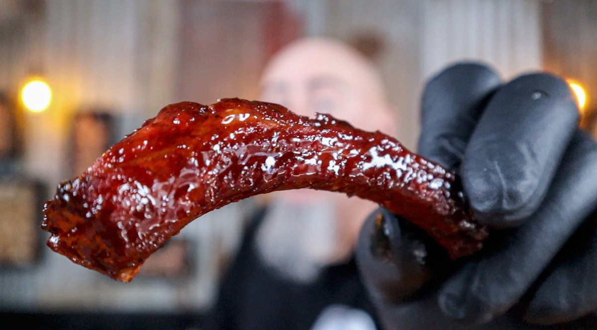 Pork ribs smoked in under an hour. That is not a typo, in only 50 minutes you can be shoving sweet sticky ribs in your face hole.

Check out the video here youtu.be/QFONDjxsZpU

#BBQ #porkribs #WEBER #Foodie