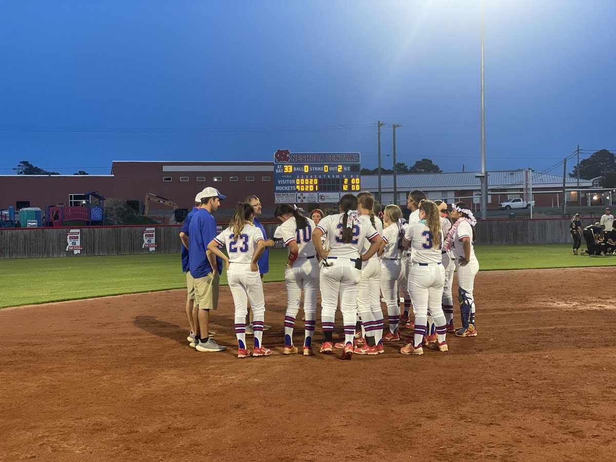 Neshoba Central softball beats New Hope 12-2 after 5 innings. We’ll have highlights tonight at 10!

<a href="/WTOKTV/">WTOK-TV</a> <a href="/NeshobaCentral/">Neshoba Co. Schools</a>