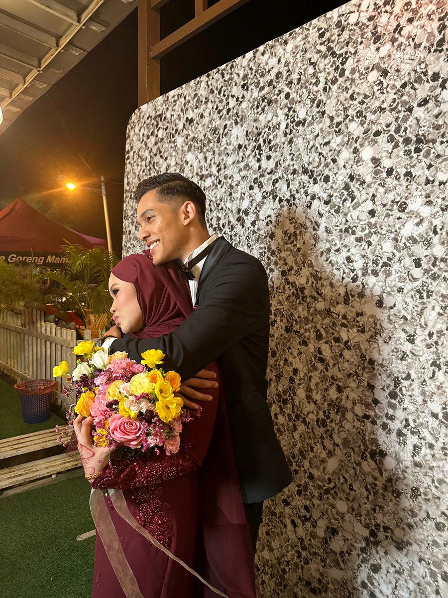 NazmiOT's tweet photo. - 2,3 kerja jalan for the past year
- ot public semua sapu
- 80% gaji simpan buat kahwin 

Ni dia flex paling abadi tapi dia bukan barang. Dia seorang isteri 🫶 https://t.co/zlOOCnHZo3