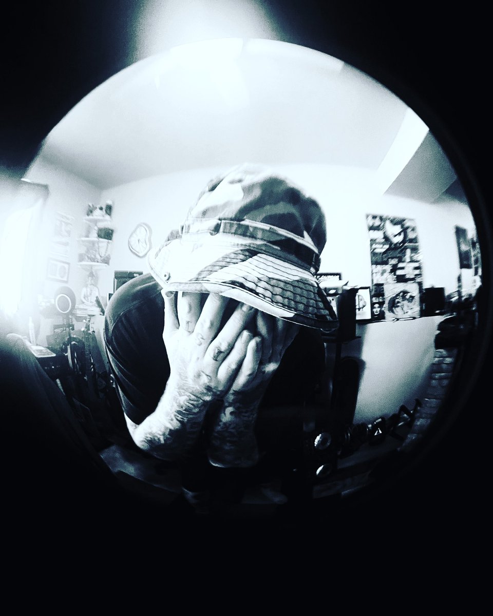 iAmHexRated's tweet photo. There is no Future. π€―
.
#LSP #lyrikalsnuffproductionz #hexrated #gorehop #horrorcore #wickedshit #darktrap #trapmetal #nugod #deathgod https://t.co/52RW30Pya6