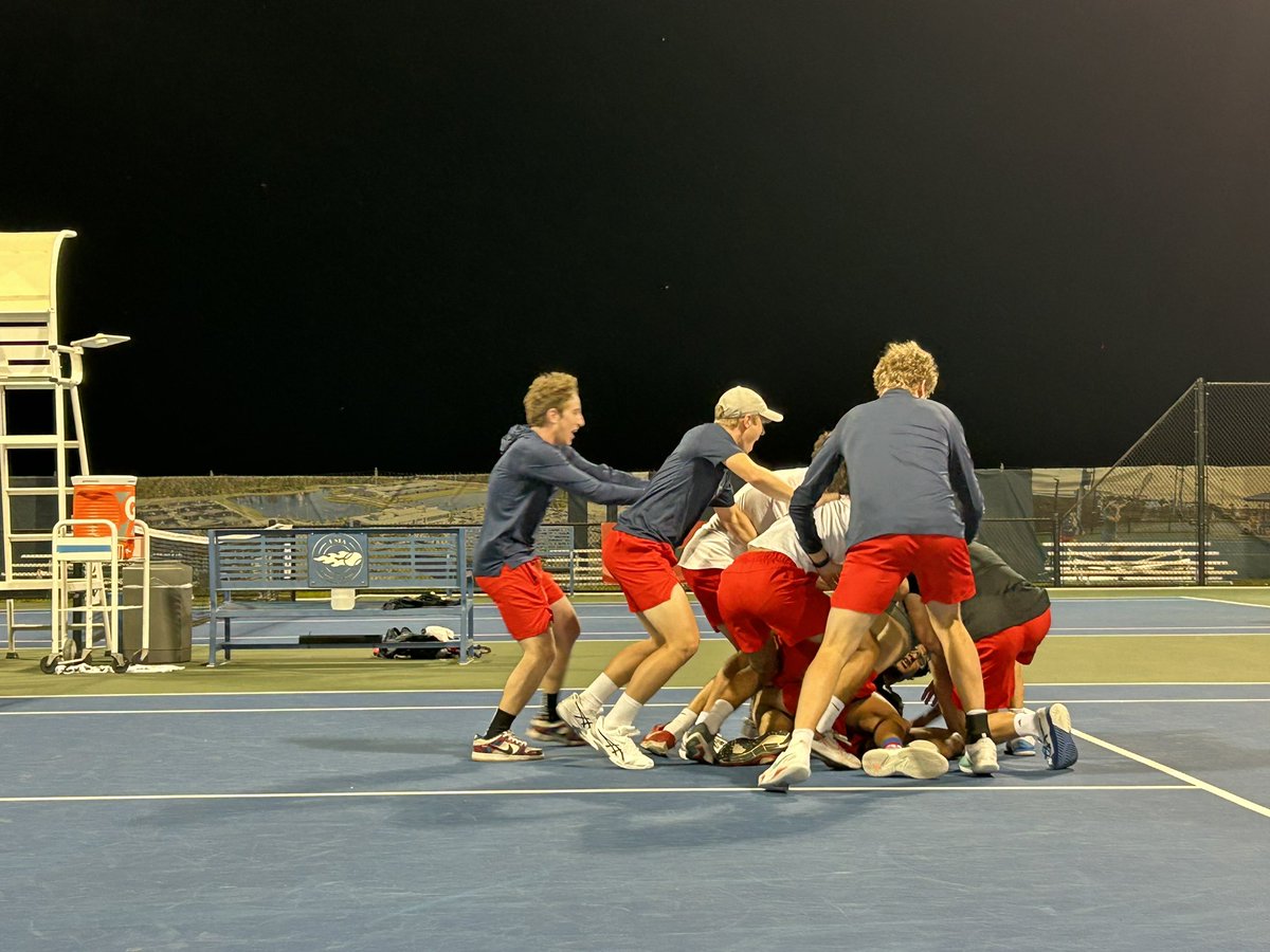 atlantic10's tweet photo. What a finish! Sai Dore clinches the 4-3 victory for @UDFlyerTennis to send the Flyers to the #A10MTEN Championship final! https://t.co/loY7CuUPEl