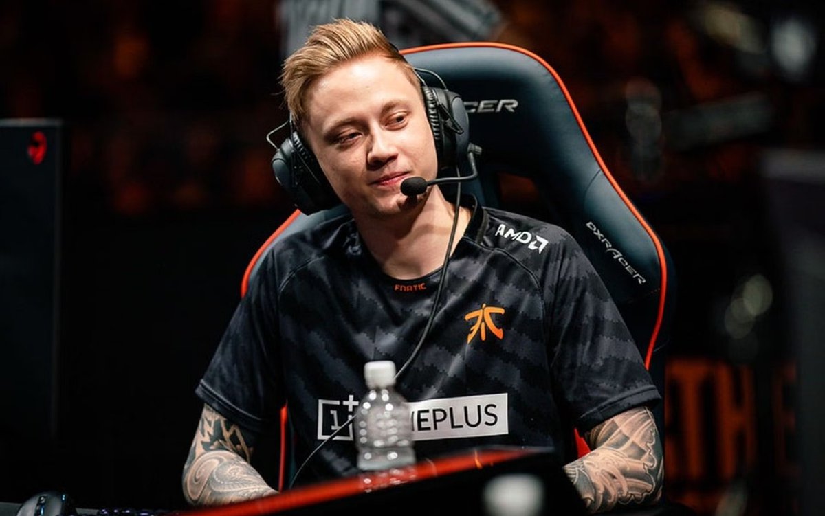 LEC_Wooloo's tweet photo. [Official] Following Rekkles 🇸🇪 decision to roleswap support, Fnatic have announced that they will sign a new ADC in the coming weeks. 

Rekkles will not be on Fnatic starting line-up next split https://t.co/3nZgEK4Baa