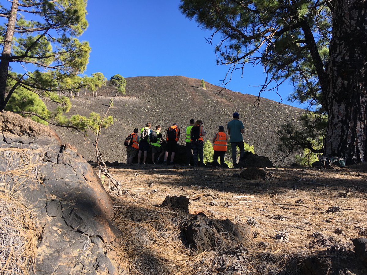 MrADye1's tweet photo. Great first day with 
@TeesEarthEnv
 students getting to grips with the amazing geology and ecology of Tenerife with @beccawinnie 
@IgnacioGarciaGT https://t.co/b0r3GudmLB
