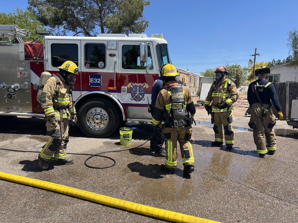 NorthwestFire's tweet photo. Crews from NWFD, @GRFDAZ @TucsonFireDept responded to an abandoned mobile home off of Curtis and Shannon this afternoon. The cause is under investigation. #autoaid https://t.co/pUL6ZW4WY1