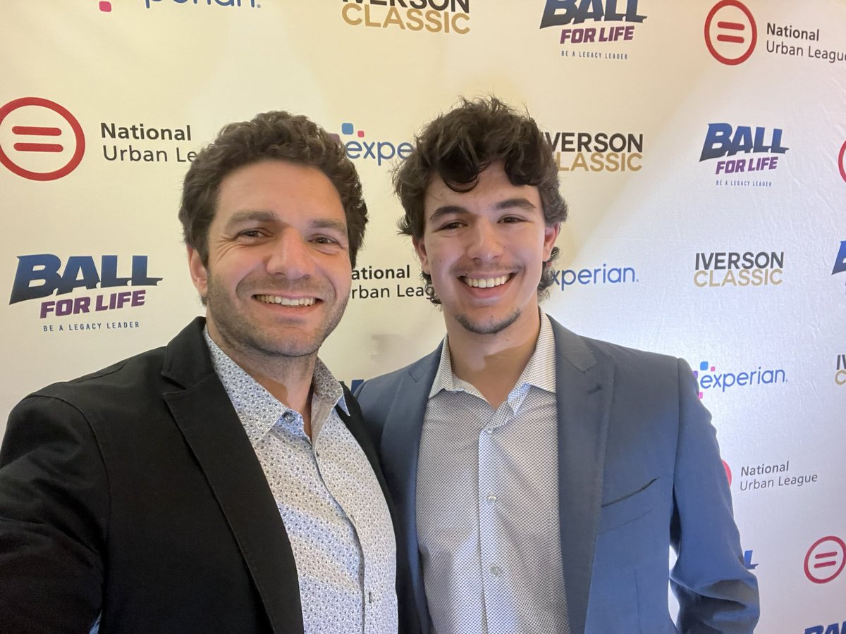 ZachSprung55's tweet image. A pleasure to finally meet @RetirementRisks  at the @iversonclassic. Thank you for all the support of @drexelhockey this season