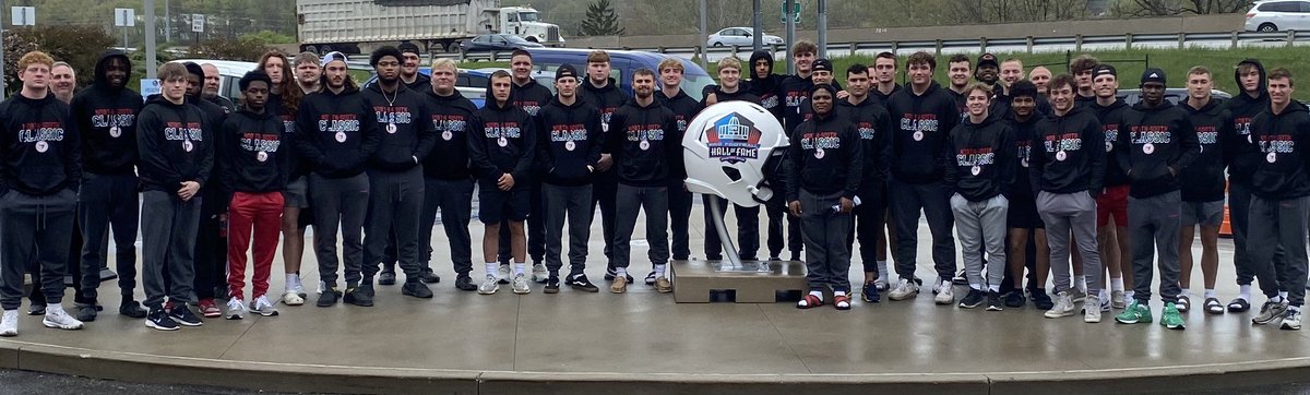 ohsfca's tweet photo. Thank You @ProFootballHOF for having the Ohio North South All-Stars over today!!! https://t.co/CCZ53WGMLh