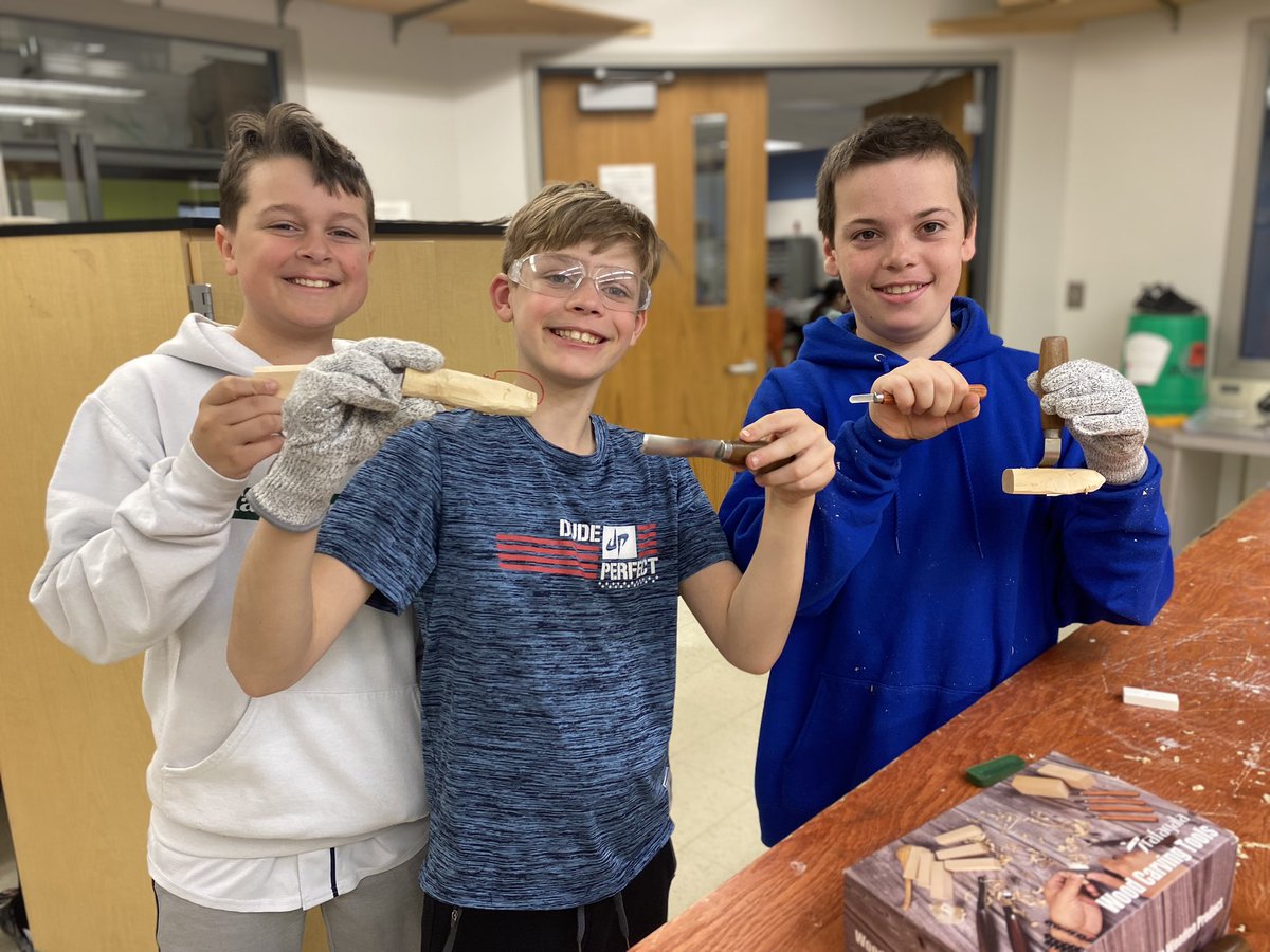 MullerApril's tweet photo. Genius Hour Ss entered their 2nd workday and projects are starting to take shape! Groups created a brand and labels for their homemade candles, learned a new art technique, carved fishing lures, and learned how to crochet. @LarsonMS https://t.co/n4sooaR1pY