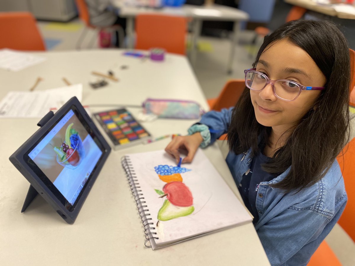 MullerApril's tweet photo. Genius Hour Ss entered their 2nd workday and projects are starting to take shape! Groups created a brand and labels for their homemade candles, learned a new art technique, carved fishing lures, and learned how to crochet. @LarsonMS https://t.co/n4sooaR1pY
