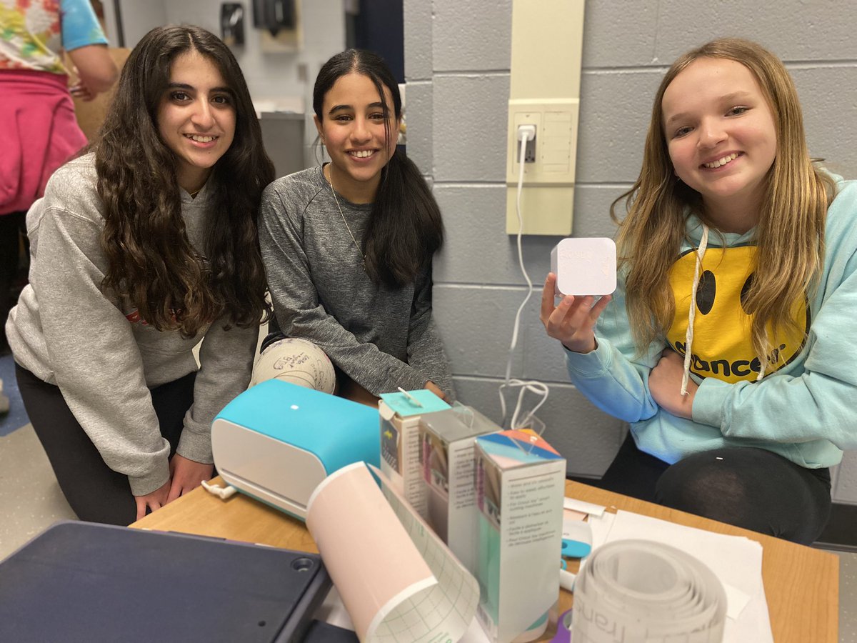 MullerApril's tweet photo. Genius Hour Ss entered their 2nd workday and projects are starting to take shape! Groups created a brand and labels for their homemade candles, learned a new art technique, carved fishing lures, and learned how to crochet. @LarsonMS https://t.co/n4sooaR1pY