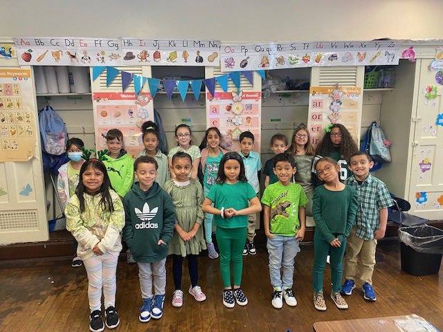 Miss Spann and Miss Patterson's first grade students wore green in support of the MJD PTO Color Wars Fundraiser! ⁦@BayonneBOE⁩