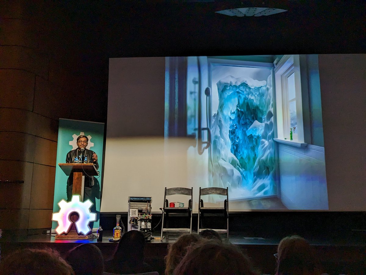 ZengJinger's tweet photo. As a trained mechanical engineer who worked in #HVAC for many years who left the field cuz it was too boring and stale, I need to say this is the HOTTEST 💋 refrigeration ❄️ talk EVER!
#OpenHardwareSummit @ohsummit https://t.co/rBi8Ppev8g