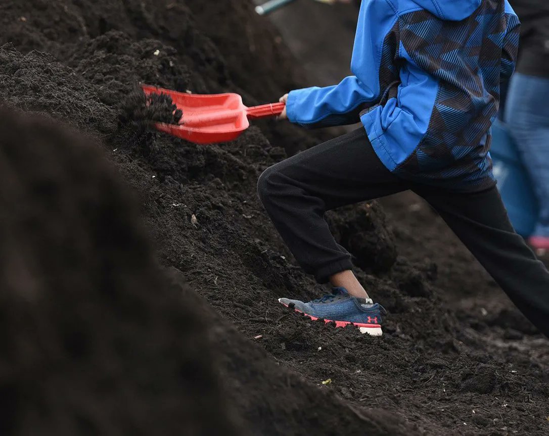 ATTENTION GARDENERS: The City of Hamilton is launching the first of three free tree and compost giveaways this weekend. #HamOnt #HamiltonMountain #gardening thespec.com/local-hamilton…