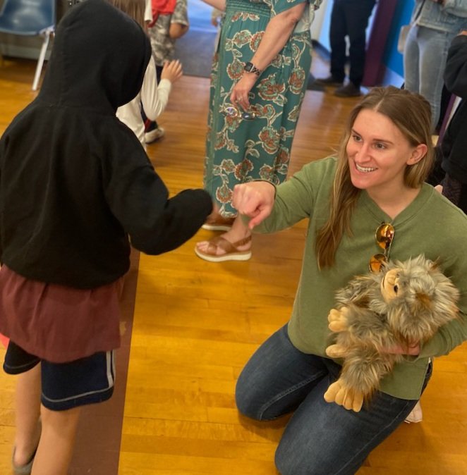 TheDallesPolice's tweet photo. Great #SchoolSafetyDrill this morning at Chenowith Elementary school.   #SammytheSchoolSafetySasquatch even showed up to ensure trauma informed practices and spread some smiles. https://t.co/xr9RQmx3r1