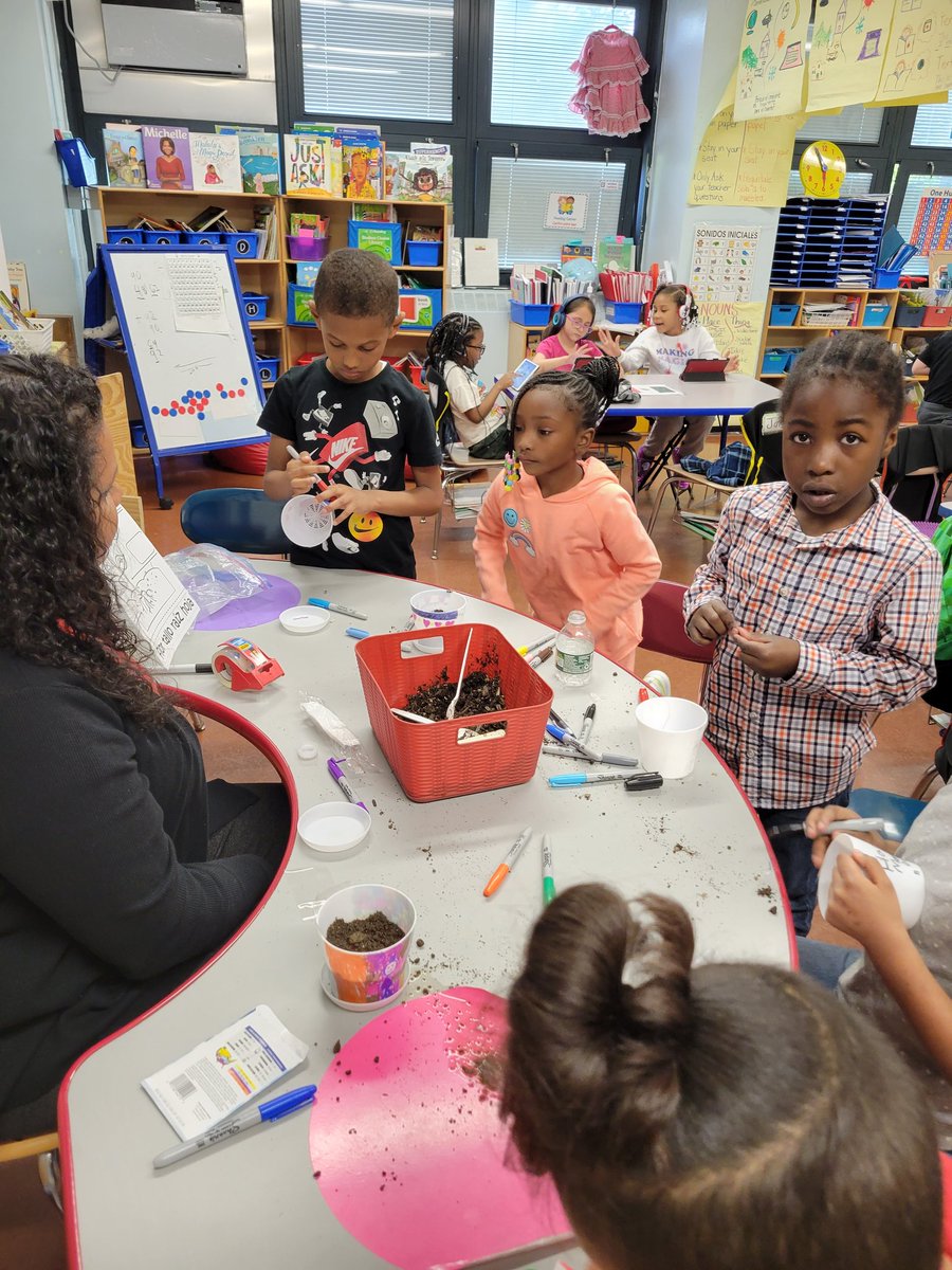 HeyBccs's tweet image. BCCS finished the Friday on a fun, phonological, and high note! @CommunitySupt16 @D16LEADS @NequanMclean @CMChiOsse @stefanizinerman @JabariBrisport