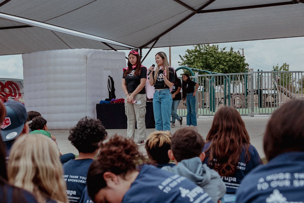 AthleticsERHS's tweet image. Leadership Field Day 🐴🧡🦸‍♂️

#ERHS #Vandermolen #CNUSD #ChickFilA #JCSD