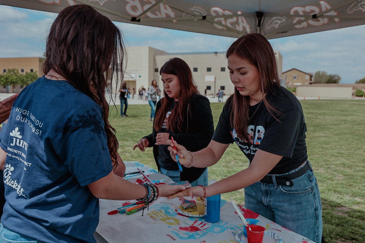 AthleticsERHS's tweet image. Leadership Field Day 🐴🧡🦸‍♂️

#ERHS #Vandermolen #CNUSD #ChickFilA #JCSD