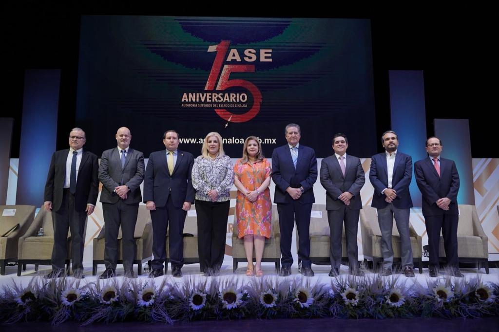 STRCSinaloa's tweet image. En representación del Gobernador Dr. Rubén @rochamoya_, nuestra Titular,  Dra. @lupitaramirez75, participó de la Jornada "Fiscalización y Responsabilidades Administrativas", en el marco del décimo quinto aniversario de la Auditoría Superior del Estado de Sinaloa.