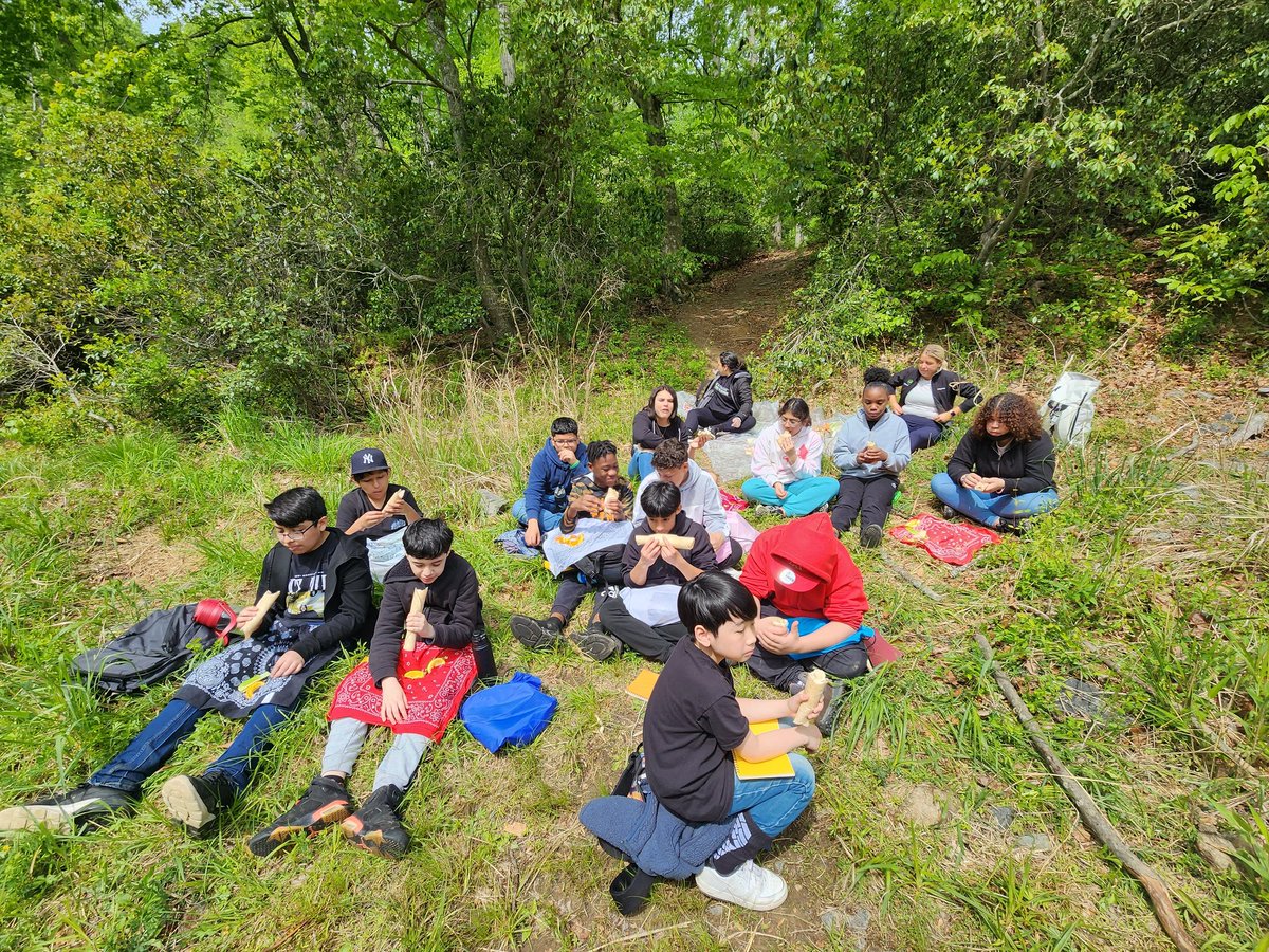 SraEGuzman2009's tweet image. Day 2 #flhornets #naturebridge #pwcs @MsUlloa03  @RomeroFLMS