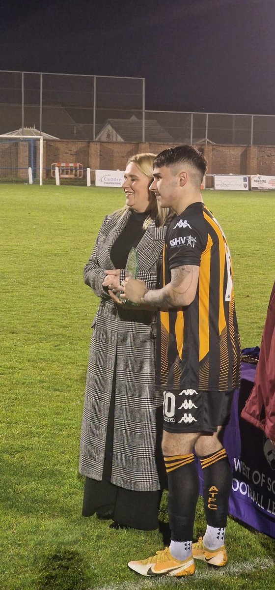 OfficialWoSFL's tweet photo. Player of the Match @atfc1909's Ross Smith being presented with his award https://t.co/gEjIaReLx4