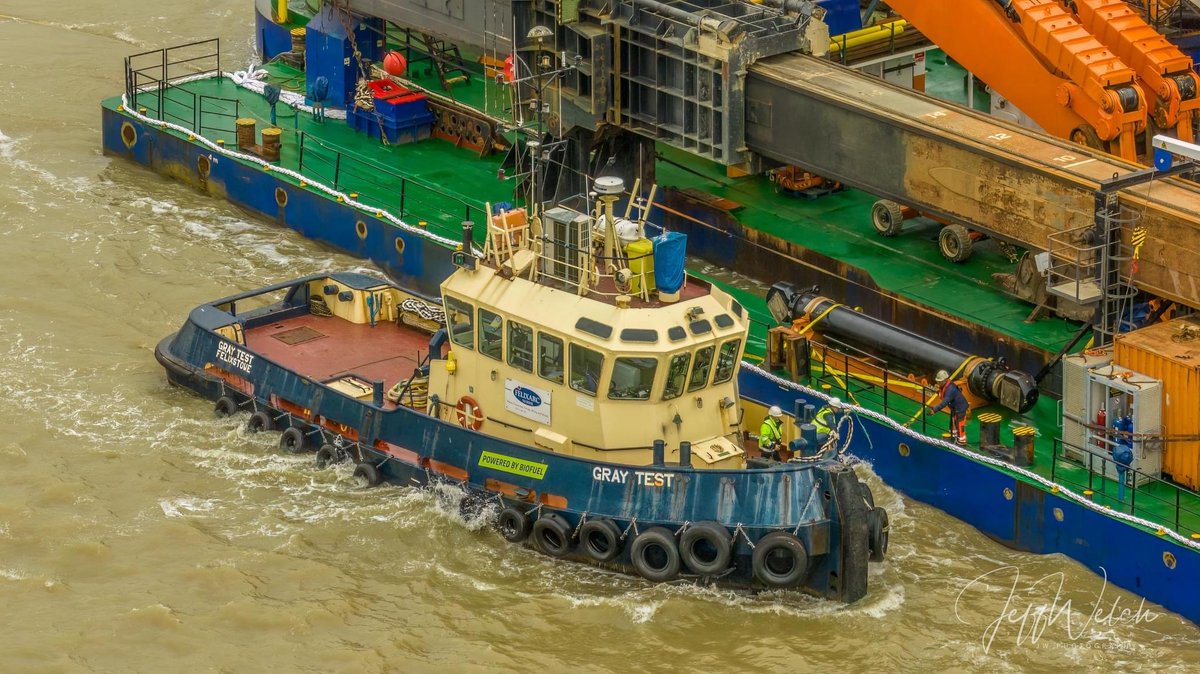 UK_Shipspotter's tweet photo. #FelixarcMarine #GrayTest assisting the #BackhoeDredger #Goliath in #Harwich Harbour 28th April 2023
Picture taken by and shared with the permission of #jeffwelch #jwshippingphotography
#havenports #hpsuk #felixstowe #ipswich #mistley #svitzer https://t.co/ofOn2zcDhS