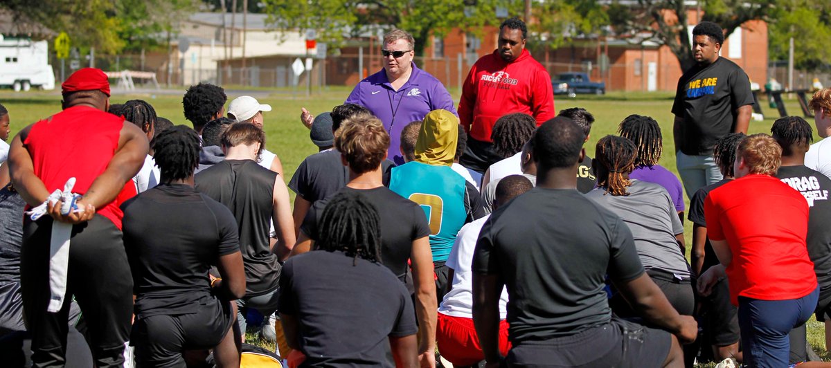 We just hosted our final Elite Camp of the Spring at Rayville! Click below to read more as there was a lot of great competition at the camp and it was capped off with a couple of players being invited to our All-American Bowl Game!

Read: gridironfootballusa.com/gridiron-footb…