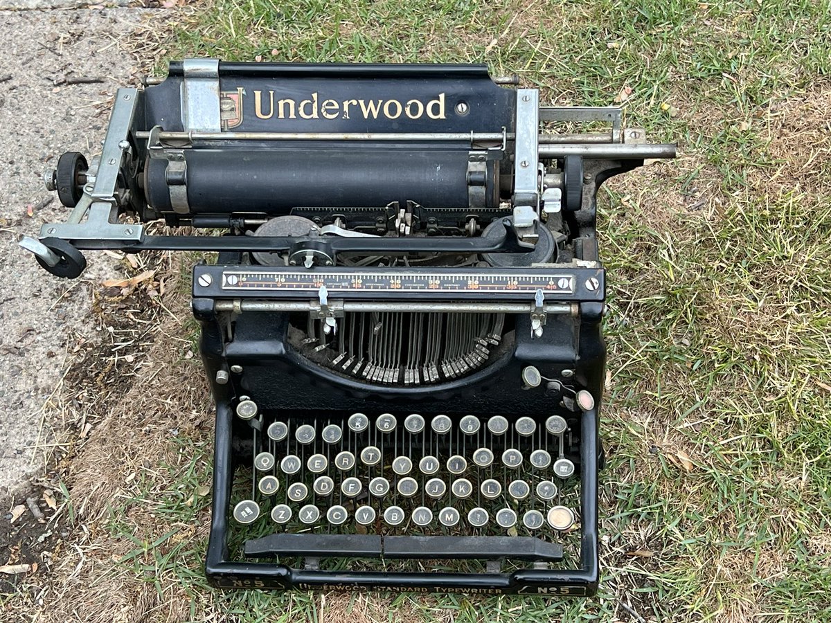 It is time to update my writing rig.
#amwriting #amwritingfiction #HorrorCommunity #horror #quiethorror