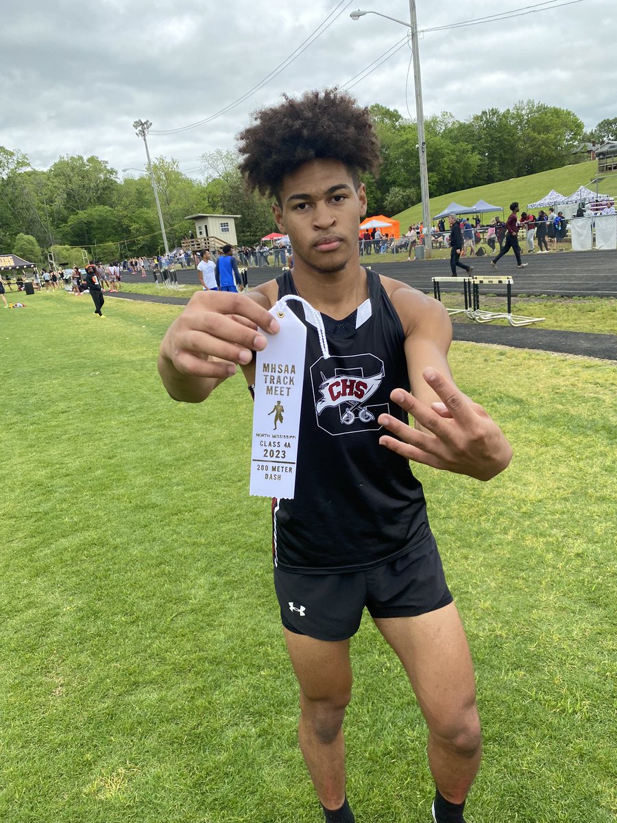 CaledoniaTF's tweet photo. 4/4 for Micah O’Daniel today at the North State track meet. He has now qualified for STATE in 4 events!!! Extremely good day for Mr. O’Daniel.. In his fourth event, he placed 3rd in the 200m!!! Congratulations! #CalPride https://t.co/GU4BuXKtzd