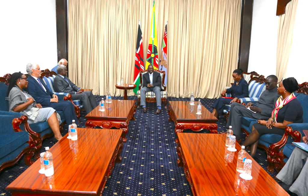 AUC_MoussaFaki's tweet photo. I was received by President @WilliamsRuto earlier in Nairobi today for productive discussions on the pressing peace &amp; security challenges in the Region,particularly in #Sudan, #Somalia &amp; #DRC. I also thanked Pres Ruto for Kenya's bold leadership in addressing these challenges. https://t.co/3MdJ2SjgSG