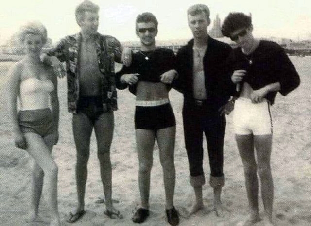 stevenrutter64's tweet photo. @ringostarrmusic ...all those years ago....! https://t.co/7pKM0SYlOO