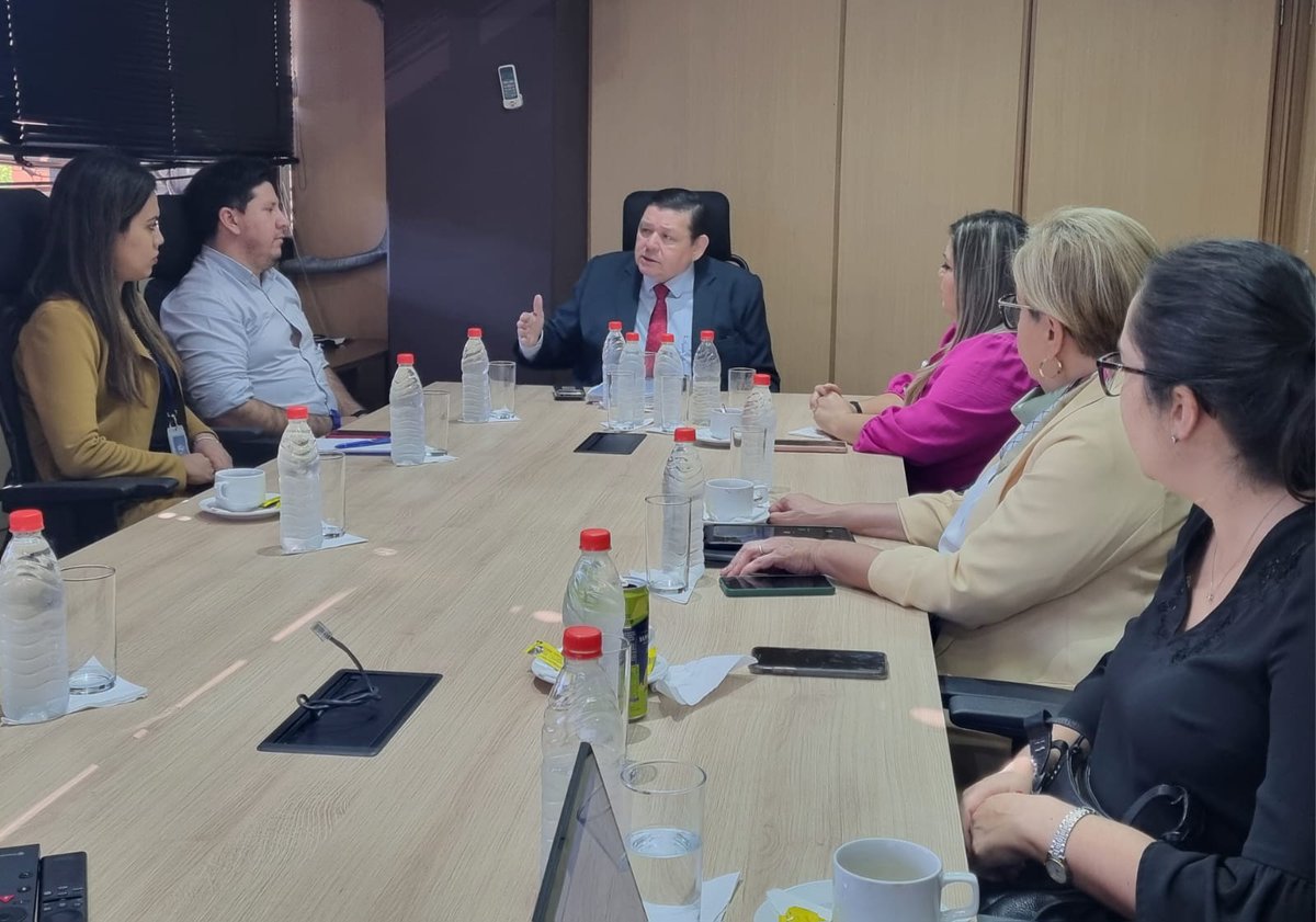 Primera reunión entre comunicadores del Consejo Estratégico de Movilidad Eléctrica #CEME. Revisamos la estrategia comunicacional y acordamos una agenda de trabajo.