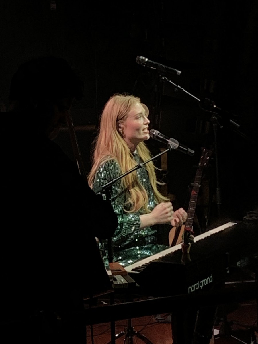 westiemont's tweet image. Mam &amp;amp; Dad left me tonight to listen to her #FreyaRidings She was utterly brilliant, apparently, I'll never know hmmmm #ScottieOnTour