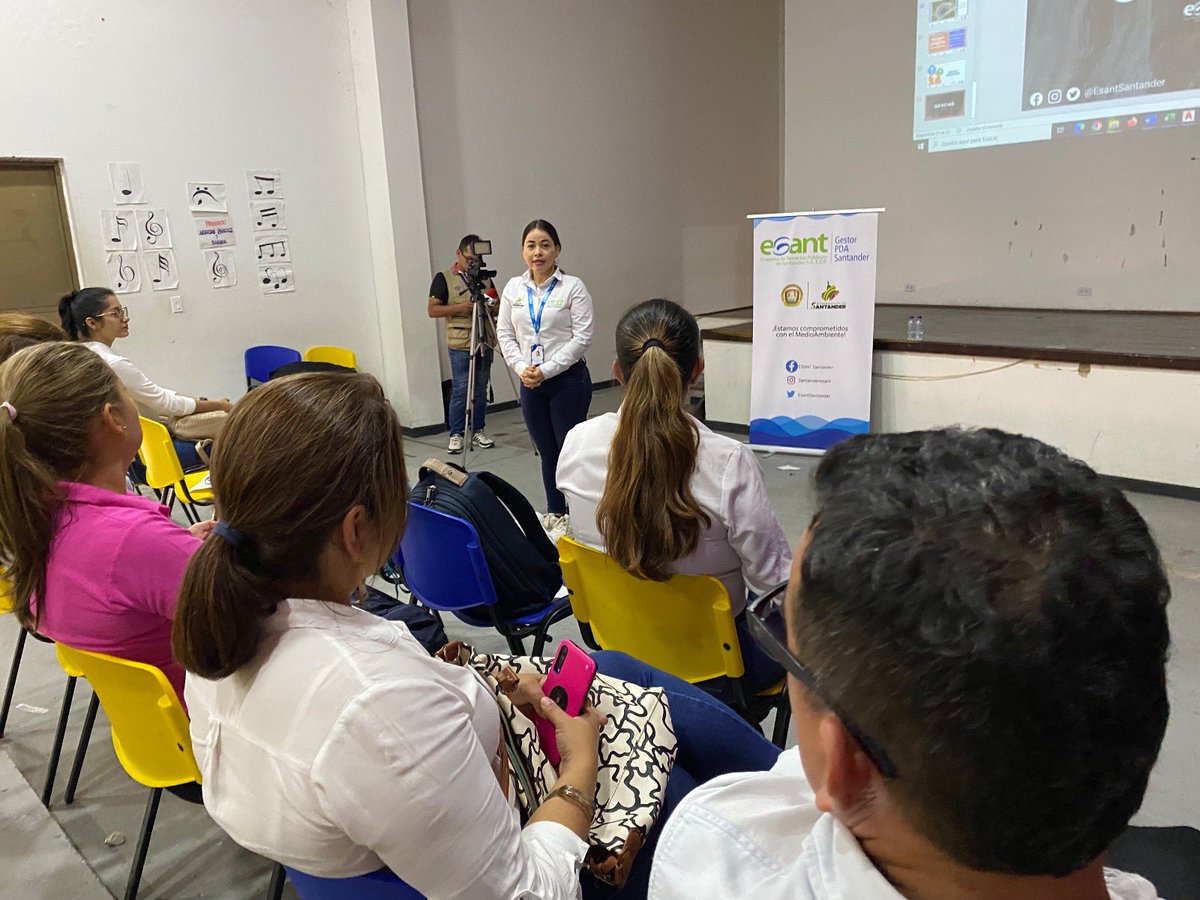 EsantSantander's tweet photo. ¡Buenas noticias para las provincias Guanentá y Comunera! 🎉 

Hoy celebramos la socialización final del proyecto de extensión de la Fosa No. 7 del Relleno Sanitario El Cucharo en el municipio de #SanGil, con una inversión de más de 1.680 millones de pesos. (Sigue hilo) https://t.co/BAgnpzzvf7