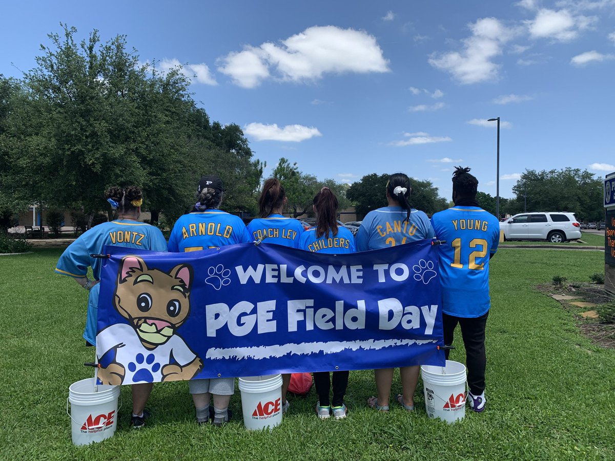 pgepto's tweet photo. What a great #FieldDay Huge shout out to our AMAZING Specials team for creating such a fun, action packed day!  @LibrarianArnold @pgemusicfbisd @KeilersKatelyn https://t.co/xr7HJzdxZd