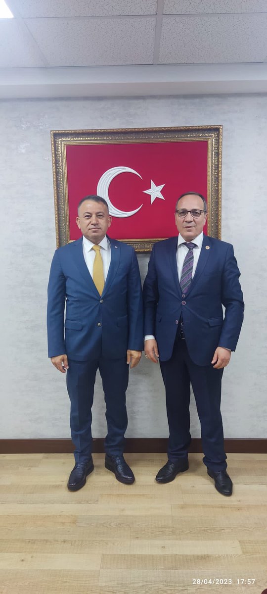 turhan_73's tweet photo. TürkSağlık-Sen İzmir 1, İzmir Üniversite ve Manisa Şube Başkanlarımız Barış Koçak,  Osman Ata ile Aydın Akagündüz'e nazik ziyaretleri için teşekkür ederim. 
Hoş geldiğiniz, sefalar getirdiniz.Birliğimiz daim olsun 🇹🇷 https://t.co/WW7WGoPv5p