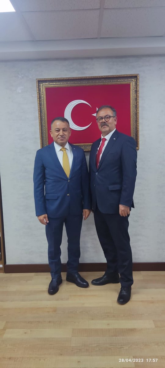 turhan_73's tweet photo. TürkSağlık-Sen İzmir 1, İzmir Üniversite ve Manisa Şube Başkanlarımız Barış Koçak,  Osman Ata ile Aydın Akagündüz'e nazik ziyaretleri için teşekkür ederim. 
Hoş geldiğiniz, sefalar getirdiniz.Birliğimiz daim olsun 🇹🇷 https://t.co/WW7WGoPv5p
