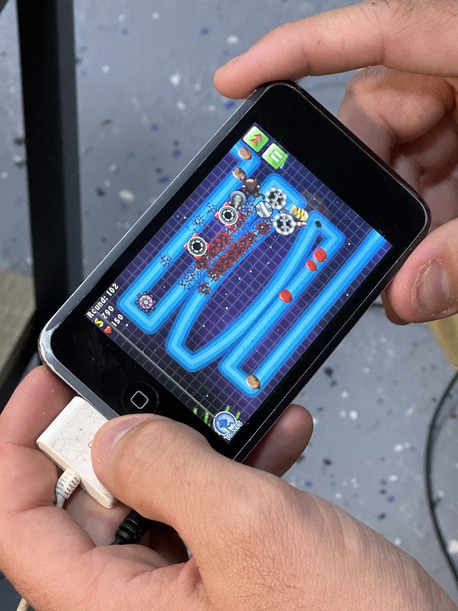 Elite Obsolete Electronics on Twitter "playing old iOS games"