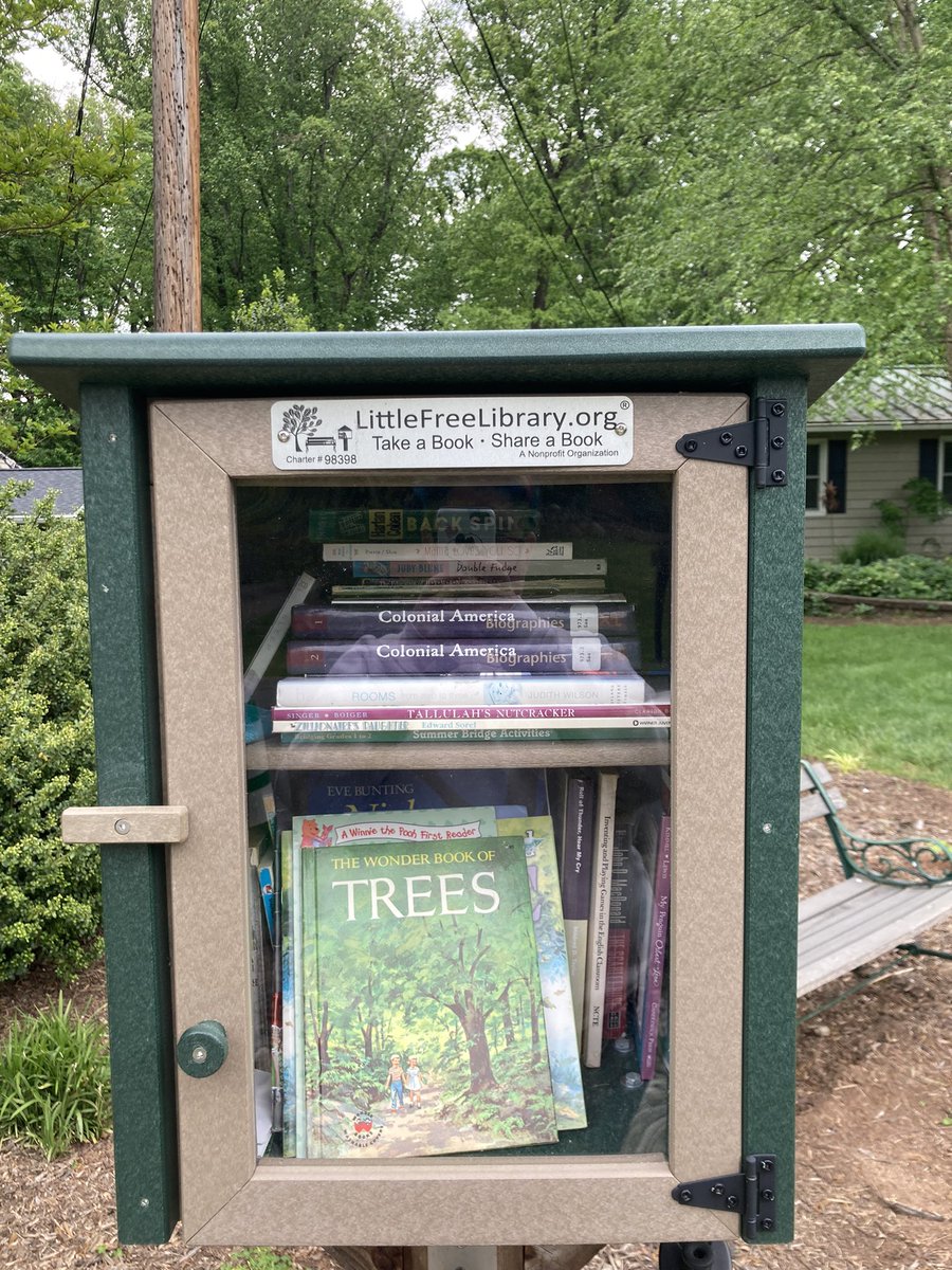 LLBookFairy's tweet photo. @the_bookfairies 
🌳He who plants a tree plants a hope. -Lucy Larcom🌳
LizzieLouTheBookFairy is celebrating Arbor Day by sharing her favorite tree-loving tales with fellow tree huggers at a Little Free Library @LtlFreeLibrary in Winston Salem https://t.co/KMcMK7PZOO
