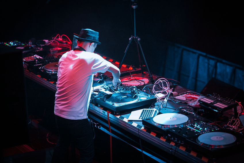 m1ptv's tweet photo. TUNE-IN! @ https://t.co/WVsKSppXx9 - WE BREAK THE MUSIC THAT YOU CREATE - NOW RECRUITING ALL DJ'S - Get All Your Music Featured - Hip Hop Internet Magazine - Zouk Kompa 24 Seven - #HIPHOP #RNB #MUSICREVIEWS #INTERVIEWS #RADIOSPINZ #ARTISTREVIEWS #INDIEMUSIC https://t.co/NC356CIlB9