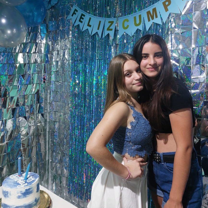 giiselcolman's tweet photo. espero que en lugar que estés ahora te encuentres mejor,siempre te voy a recordar con tu personalidad tan linda y por haber sido una de las mejores amistades que se me pudo haber cruzado en esta vida,te amo para siempre aldanita de mi corazón🤍 https://t.co/z9ZAM6nm0M