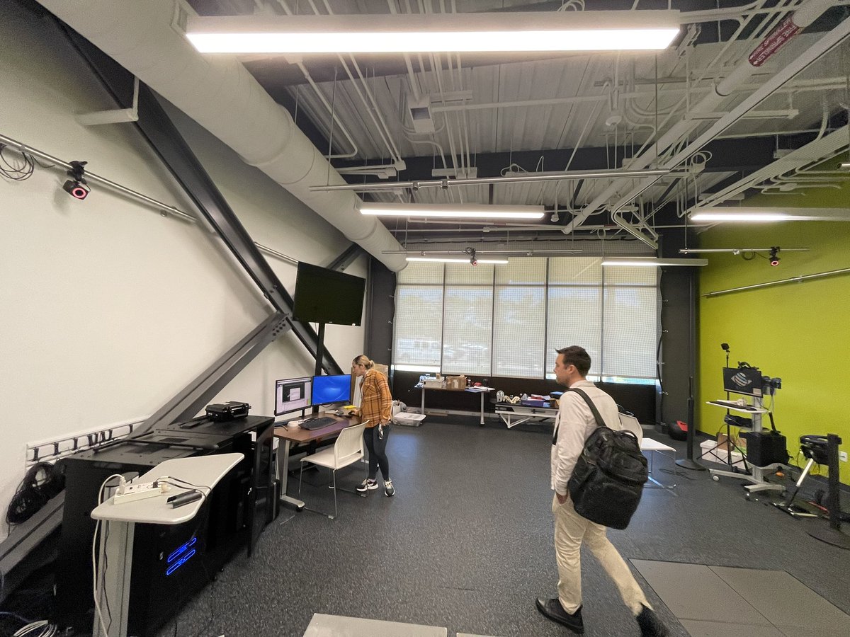 den_run_ai's tweet photo. Our team @aikynetix is participating in UHCL NASA Human Performance Summit

#science #biomechanics #sports #astronaut #performance #research #computervision

@MoveScienceUHCL @NASA @SpaceX @newbalance @UHouston @RiceUniversity @bcmhouston @DARPA @blueorigin https://t.co/IYncXgcUtc