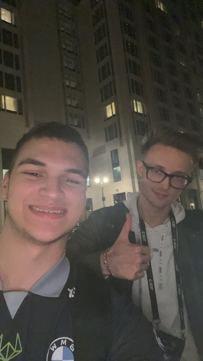 I just met my idol lol <a href="/PresidentSlendy/">PresidentSlendy</a>