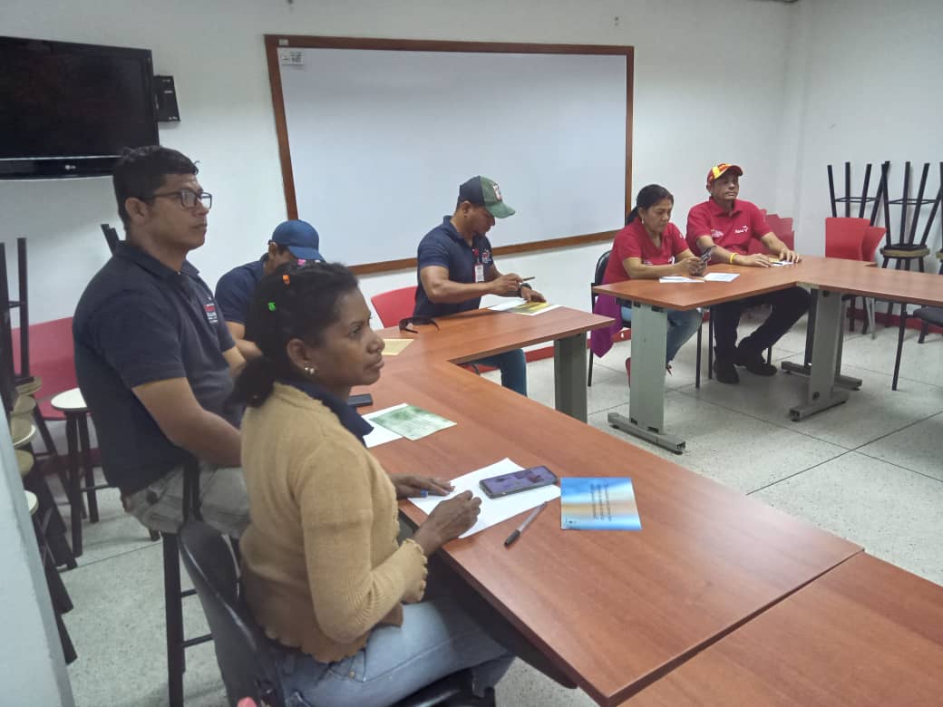 🇻🇪Industrias Diana (@dianaindustrias) on Twitter photo #28Abr| Como parte del Día de Internacional de la Seguridad Industrial, se dictó un taller en materia de educación, salud y seguridad al personal PCP, de nuestra <a href="/DianaIndustrias/">🇻🇪Industrias Diana</a>.
#JusticiaYReparación #28Abr| Como parte del Día de Internacional de la Seguridad Industrial, se dictó un taller en materia de educación, salud y seguridad al personal PCP, de nuestra <a href="/DianaIndustrias/">🇻🇪Industrias Diana</a>.
#JusticiaYReparación
