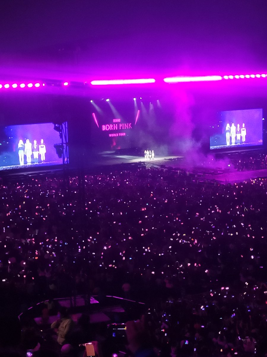 abegorro3497's tweet photo. Anoche fuimos testigos de uno de los mejores shows que puedan existir 🩷
Presentes en los mejores eventos 🐝

#BLACKPINKMEXICO #BLACKPINK #Rosé #Jisoo #JENNIE #LALISA #elabejorrocongorro https://t.co/swbmdW60Hq